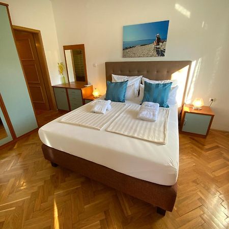 Olive House Apartment Simuni Luaran gambar