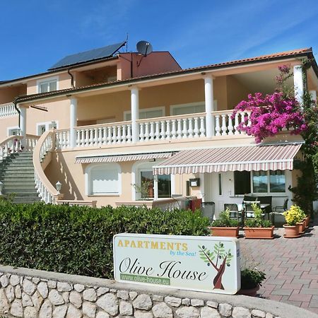 Olive House Apartment Simuni Luaran gambar