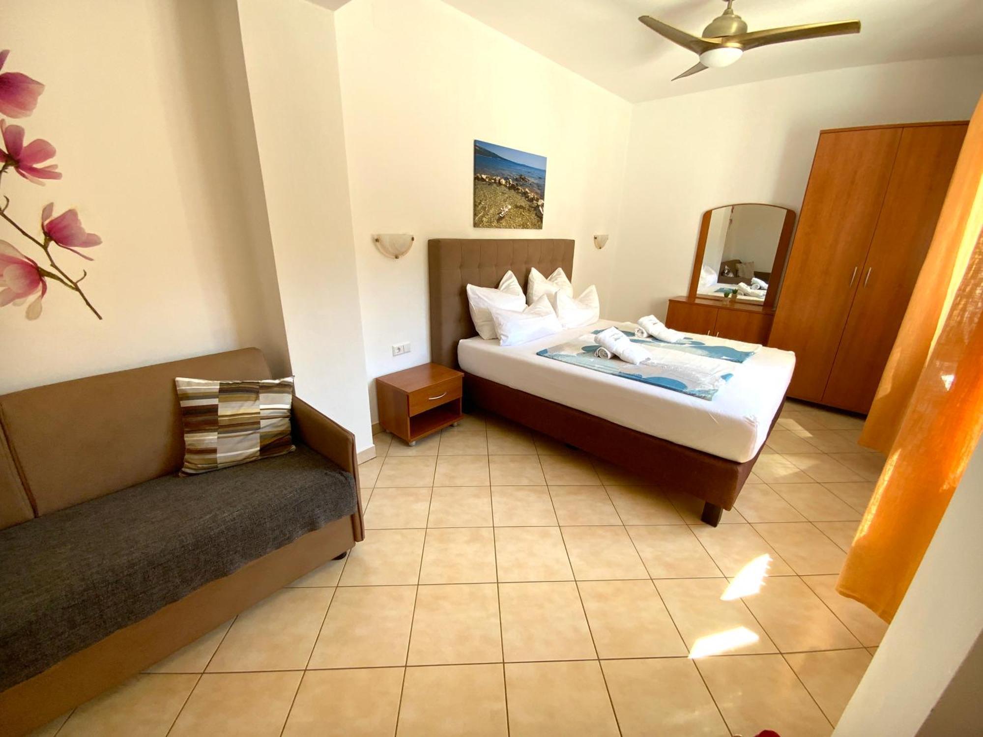 Olive House Apartment Simuni Luaran gambar