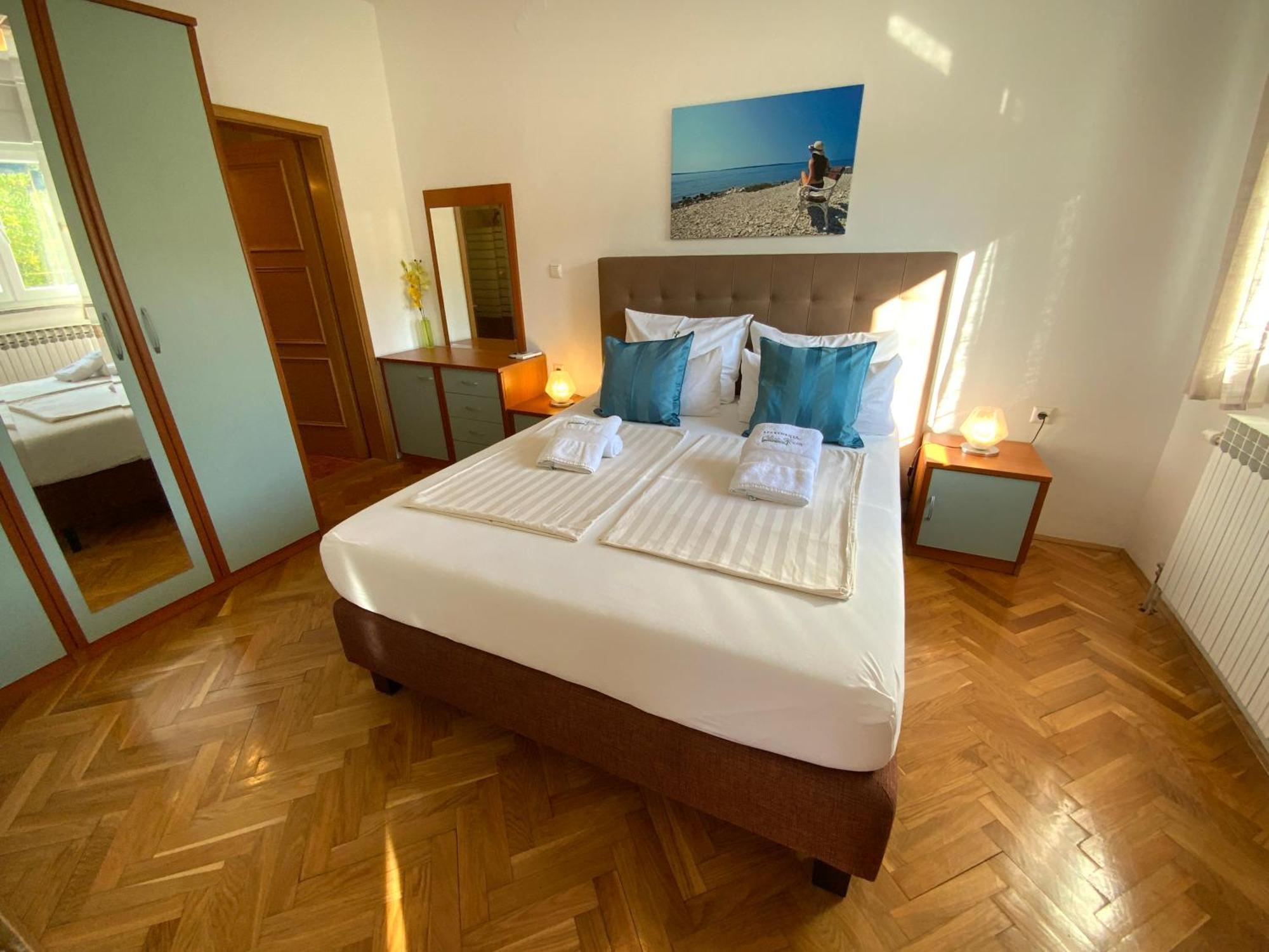 Olive House Apartment Simuni Luaran gambar