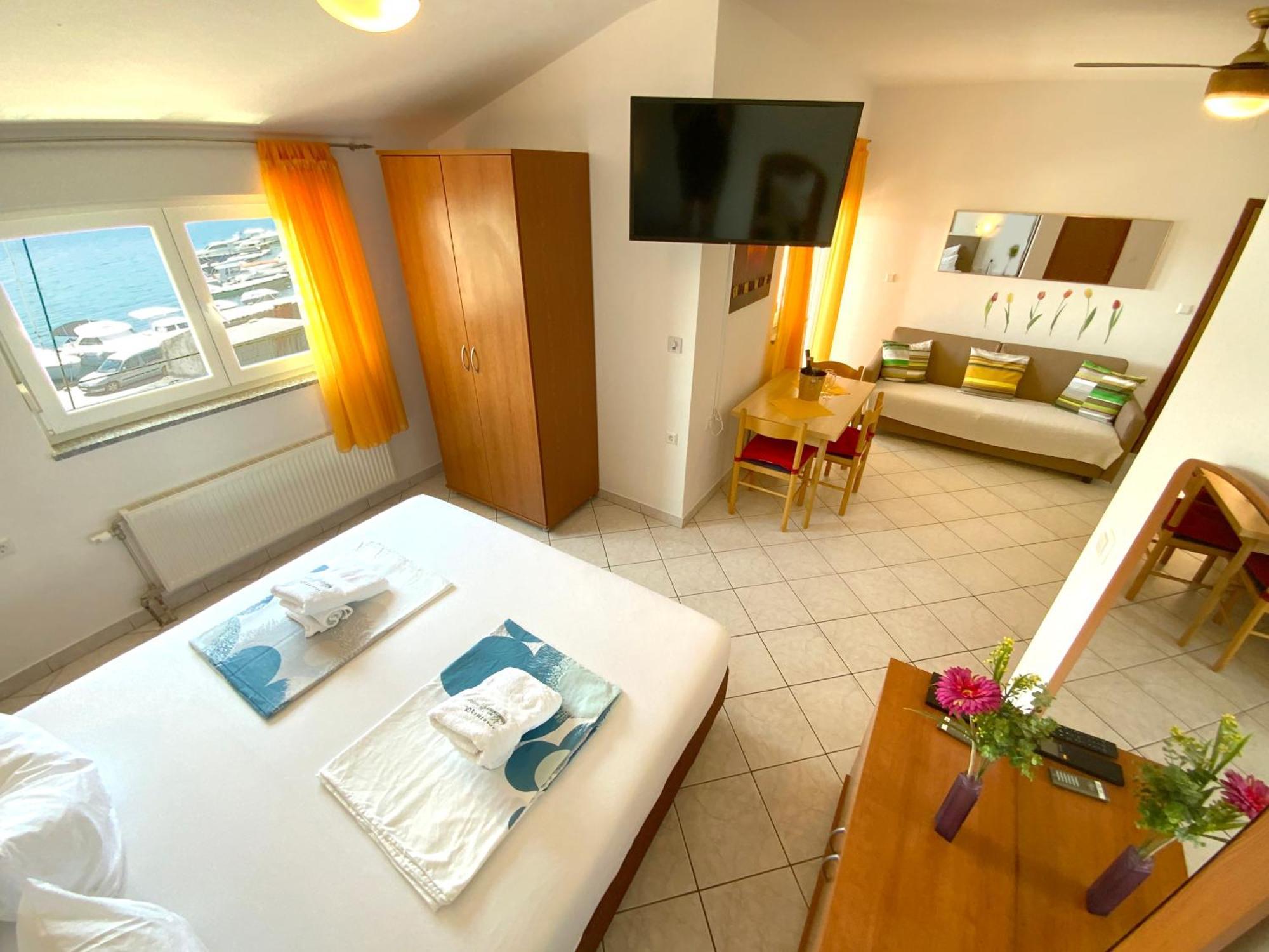 Olive House Apartment Simuni Luaran gambar