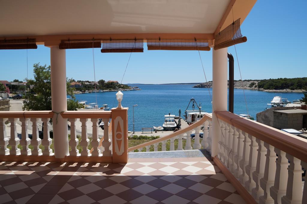 Olive House Apartment Simuni Luaran gambar