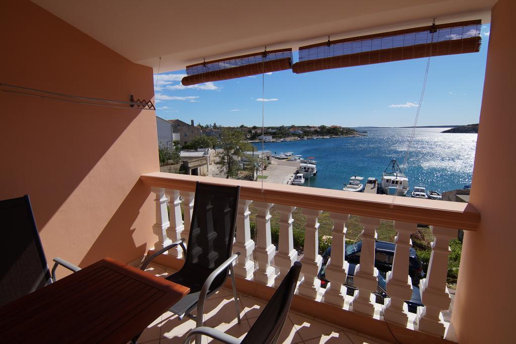 Olive House Apartment Simuni Luaran gambar